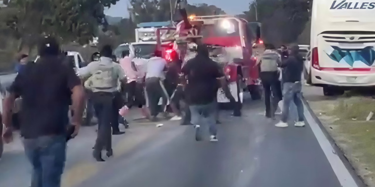 Video:Carambola termina en pelea y provoca caos en la carretera Zacatepec–Acatzingo