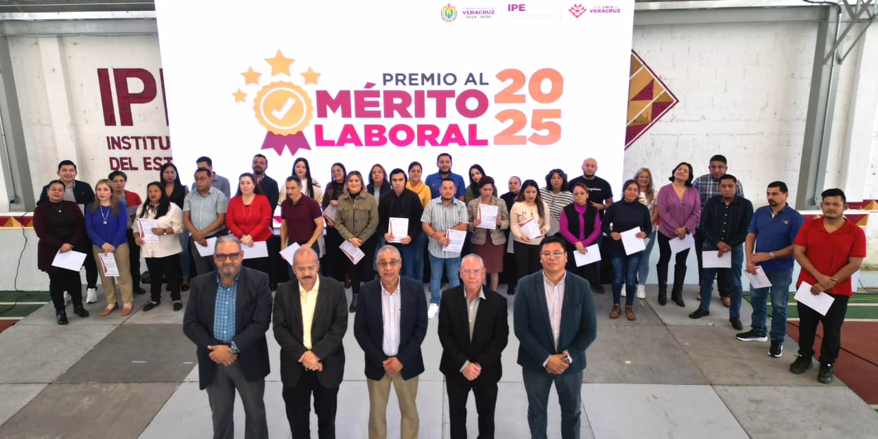 Reconoce IPE a su personal por desempeño, compromiso y vocación de servicio