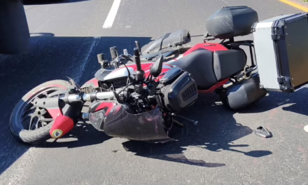  Motociclista lesionado en la Xalapa-Veracruz a la altura de Tres Pasos