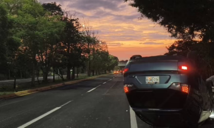 Volcadura en la Carretera Xalapa-Veracruz a la Altura de La Morada del Quetzal