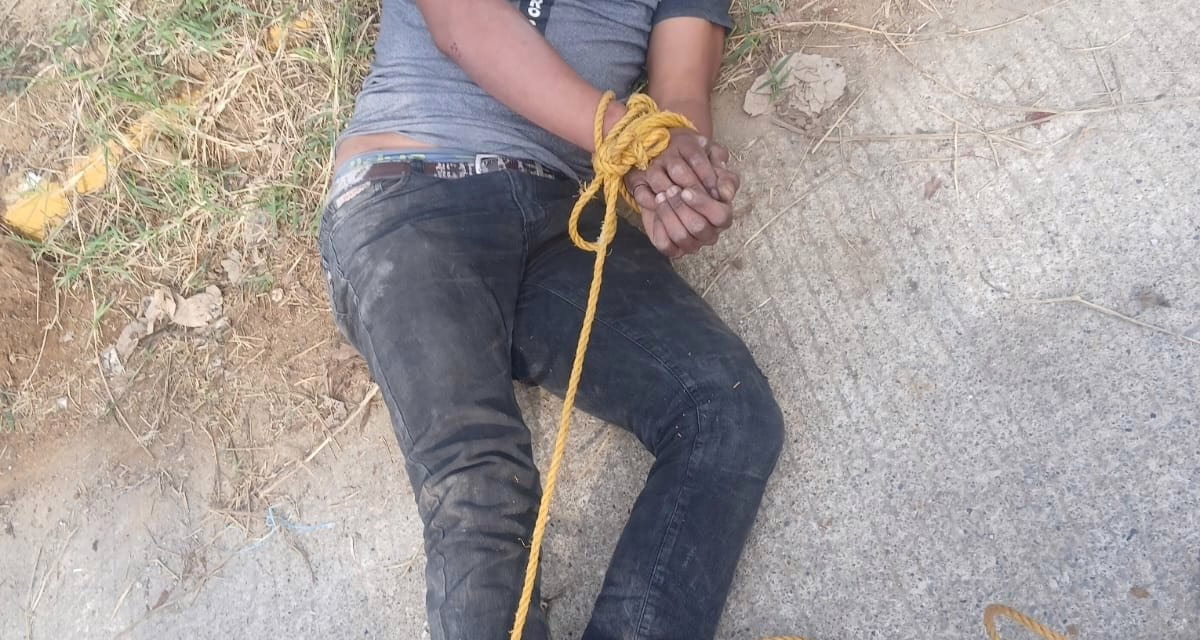 Detienen a ladrón tras ser amarrado por vecinos cansados de los robos en Las Higueras