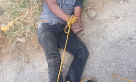 Detienen a ladrón tras ser amarrado por vecinos cansados de los robos en Las Higueras