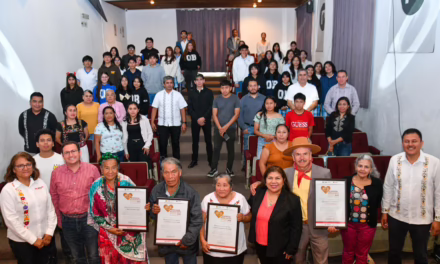 Distingue SECVER a promotores y guardianes del patrimonio cultural del estado