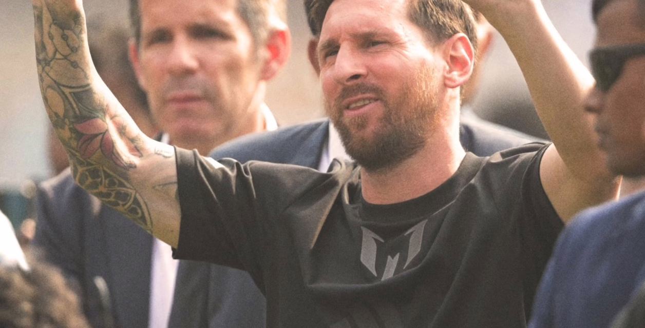 Video: ¡CAOS EN INDIA POR LA VISITA DE MESSI!