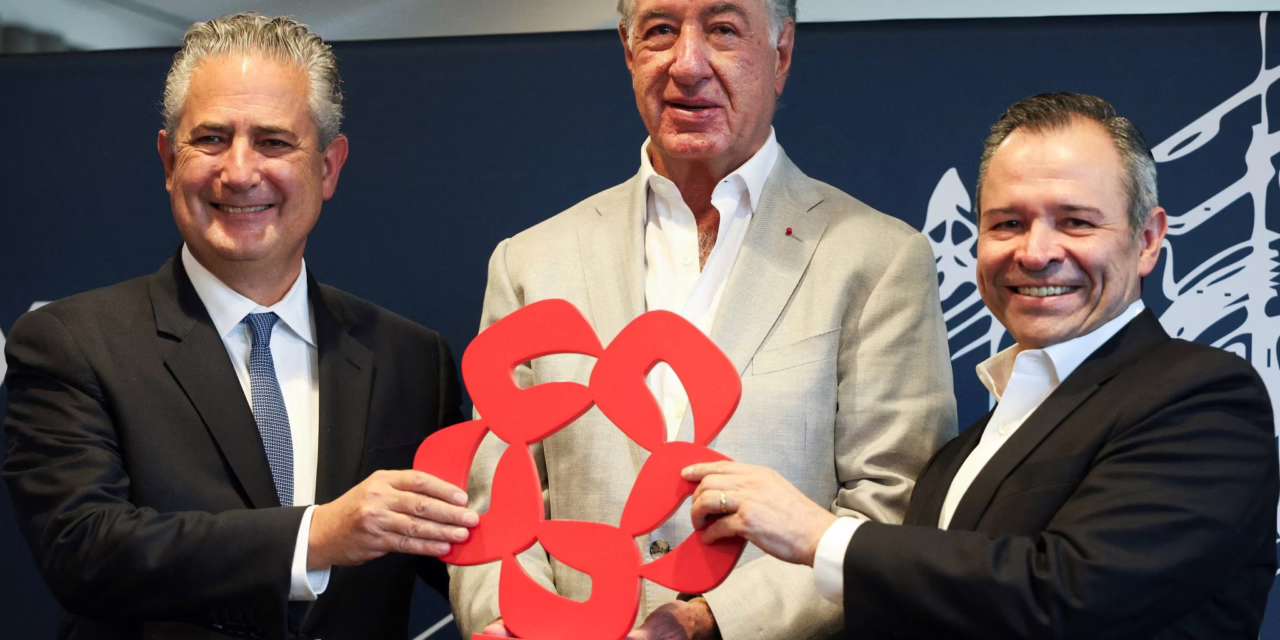 Citi cerró la venta del 25% de Banamex a Fernando Chico Pardo, que asume la presidencia y se convierte en mayor accionista individual privado.