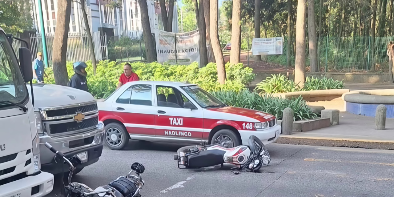 Percance vial en la Avenida Xalapa genera caos vehicular este miércoles