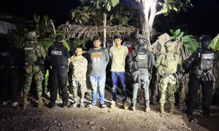 Omar García Harfuch, reportó la detención de 3 integrantes de una célula delictiva vinculados a extorsiones contra productores de limón en Apatzingán.