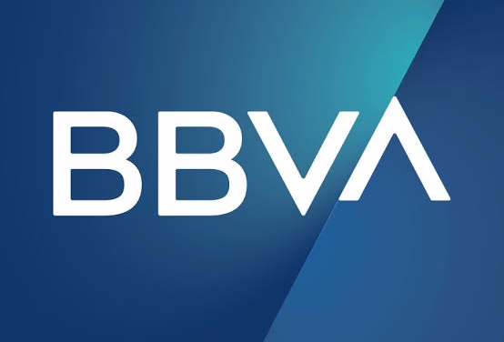 Cajera de BBVA irá 7 años a prisión por robar dinero a clientes.