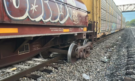 CAOS VIAL POR TREN DESCARRILADO EN MONTERREY 