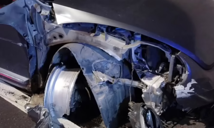 Exceso de velocidad provoca fuerte accidente a la altura del Parque Doña Falla