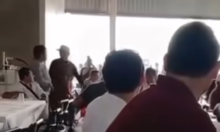 Video:Payaso protagoniza altercado en una Posada de empleado de Movibus en Campeche