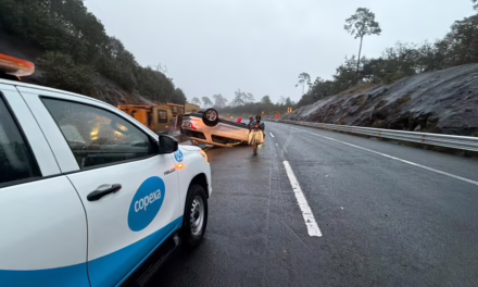 Volcadura en la autopista Perote-Xalapa moviliza a cuerpos de emergencia