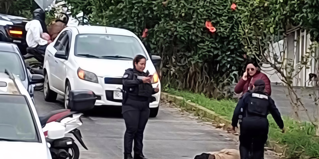 Colisión entre auto y motocicleta en la colonia Rafael Lucio moviliza a autoridades