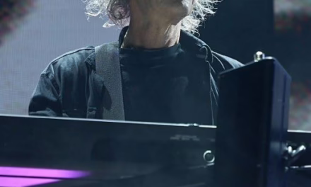 Murió Perry Bamonte, guitarrista de la banda The Cure, a los 65 años de edad.