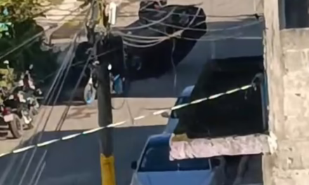 Volcadura en la colonia 21 de Marzo moviliza a cuerpos de emergencia