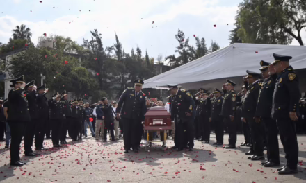 Román Martínez, agente de la SSC, falleció en cumplimiento de su deber luego de recibir un disparo mientras frustraba un robo en el Pedregal, CdMx.