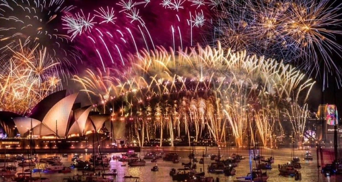 Video:Australia y Nueva Zelanda dan la bienvenida a 2026 con espectáculos pirotécnicos y solemnidad