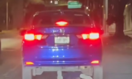 Video: motociclista es arrastrado varios kilómetros por un auto, en Ciudad de México