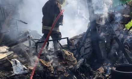 Incendio consume vivienda en la colonia El Moral; Bomberos logran sofocar el fuego