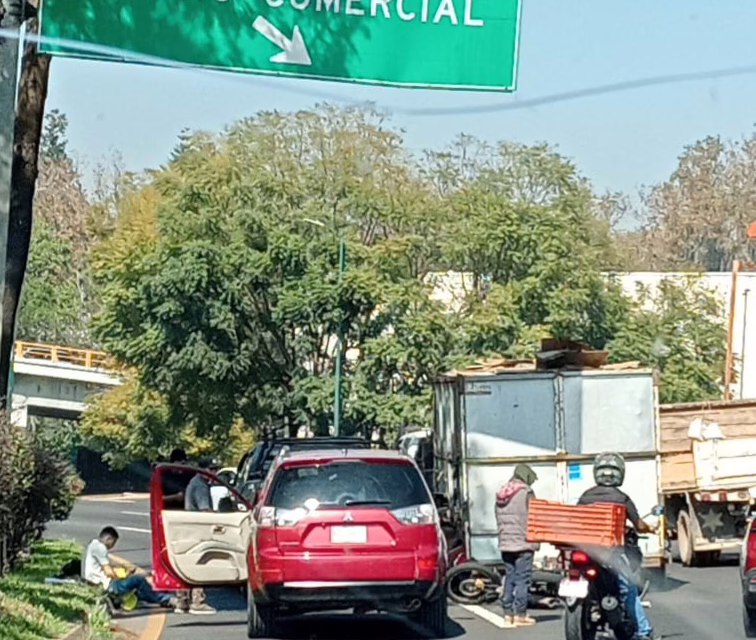 Motociclista lesionado a la altura de Plaza Animas