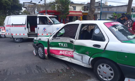 Colisión en la colonia Rafael Lucio moviliza a cuerpos de emergencia