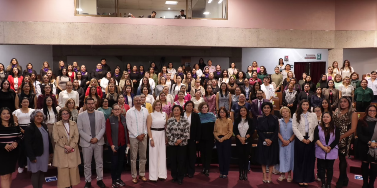 Con foro conmemorativo, IVM celebra 19 años de trabajo por los derechos de las mujeres