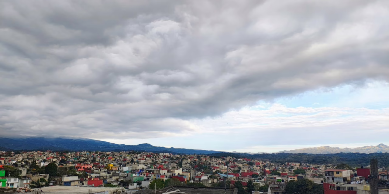 Se mantiene ambiente templado a fresco al mediodía y fresco a frío por la noche a madrugada