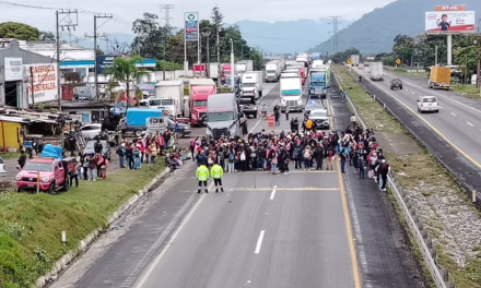 Manifestación bloquean este jueves la autopista Córdoba–Orizaba.
