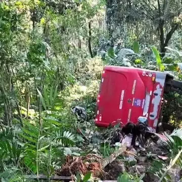 Equipos de rescate atienden accidente de autobús en Naranjal: PC