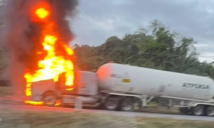 Pipa se incendia en la autopista Córdoba–Veracruz; cierran circulación
