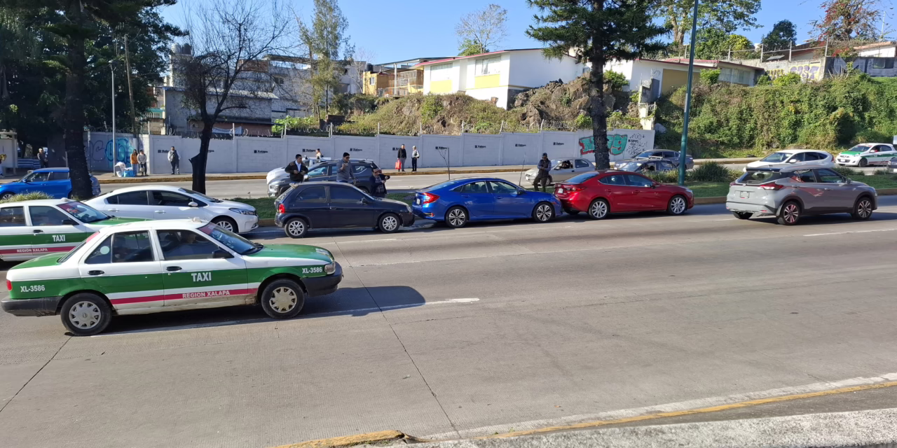 Carambola en la avenida Lázaro Cárdenas, Xalapa