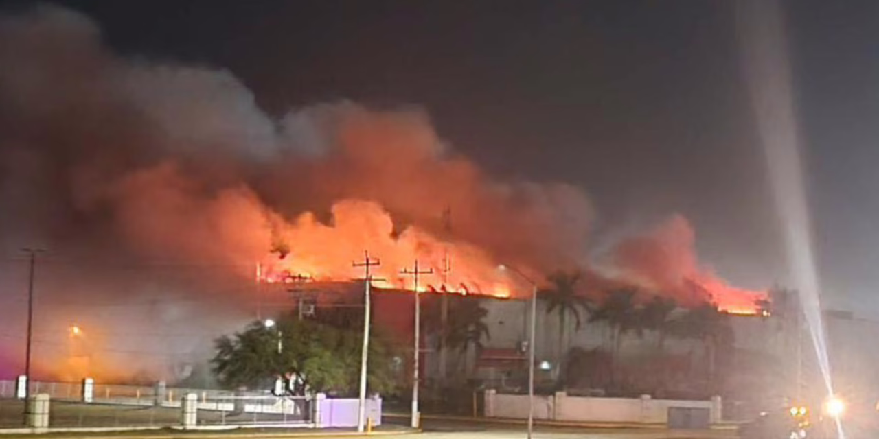 Mueren tres bomberos en acto de servicio; dieron su vida por ayudar a personas atrapadas en el incendio