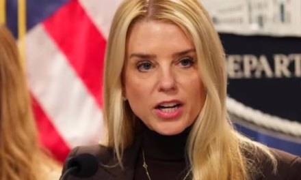 Pam Bondi presume detención ‘bajo su dirección’ de Ryan Wedding