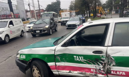 Accidente de tránsito sobre la avenida Lázaro Cárdenas