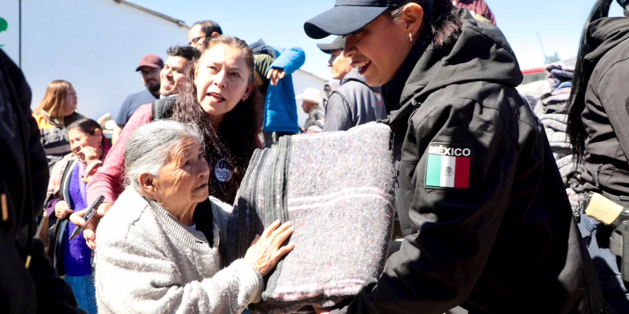 Entre el frío y la esperanza, apoyos invernales llegan a comunidades de Huayacocotla con la Caravana Abrigando Corazones