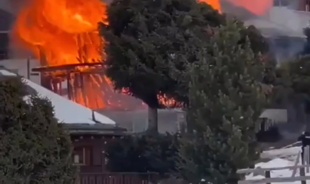 Se incendia un hotel de lujo en los Alpes franceses: