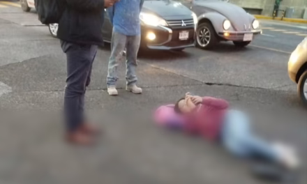 Atropellan a joven en la Avenida 20 de Noviembre.