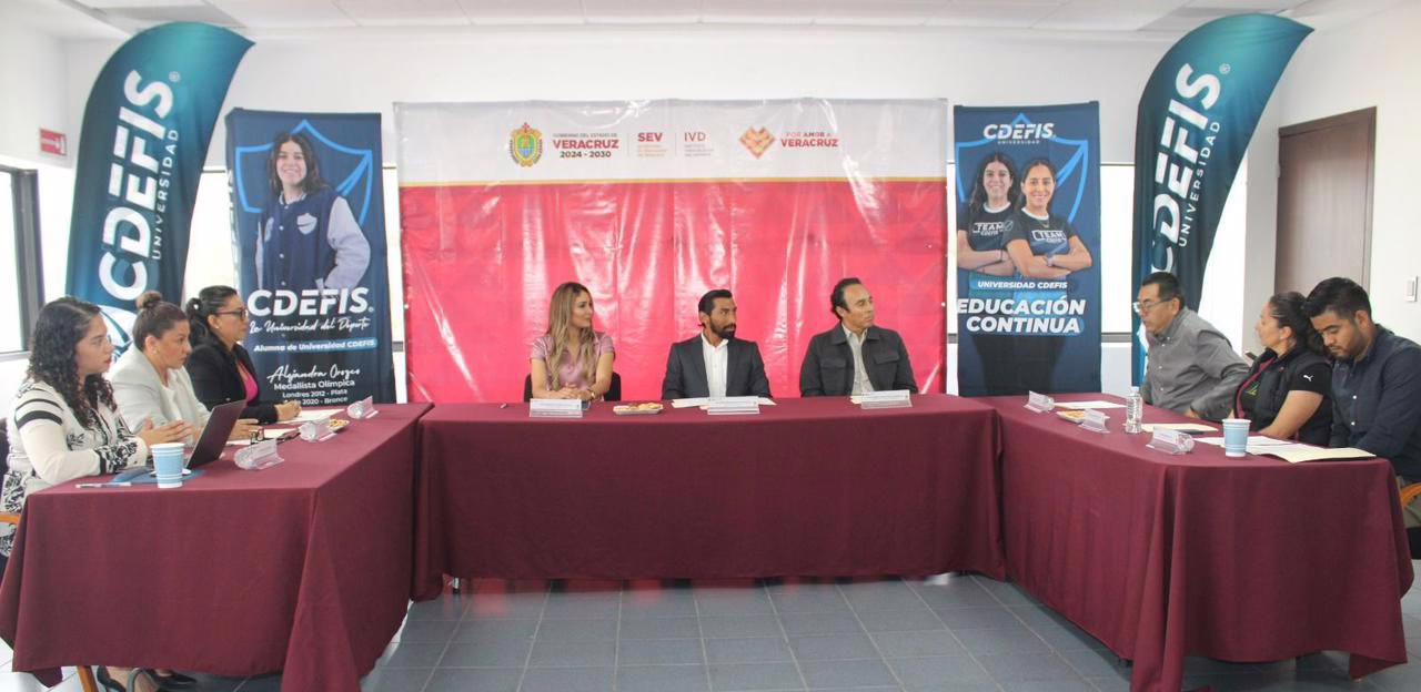 IVD firma convenio con la Universidad CDEFIS para capacitación deportiva