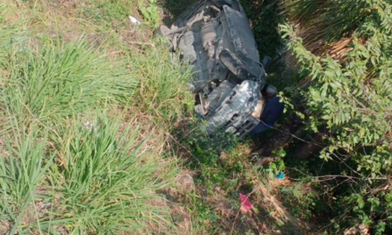Aparatosa volcadura en la carretera Cardel-Poza Rica; se registra accidente en “El Viejón”