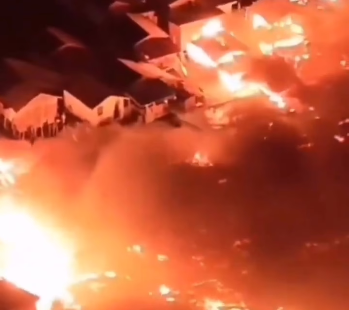 VideoIncendio masivo consumió un vecindario en Filipinas: