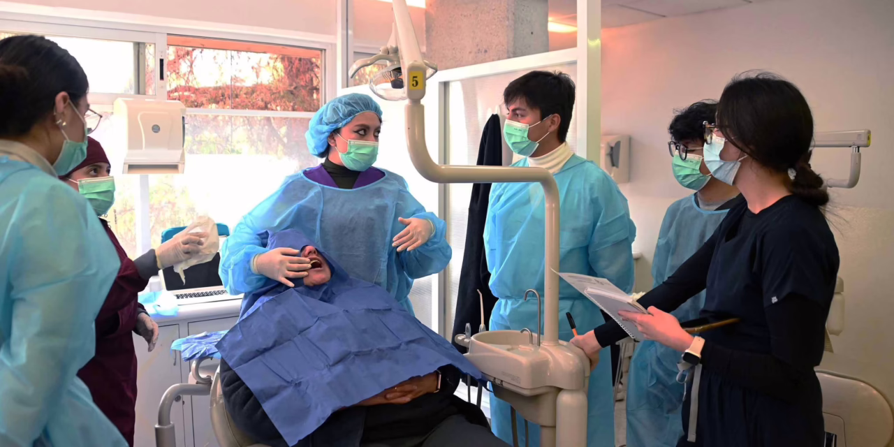 A distancia, la Facultad de Odontología diagnostica enfermedades bucales