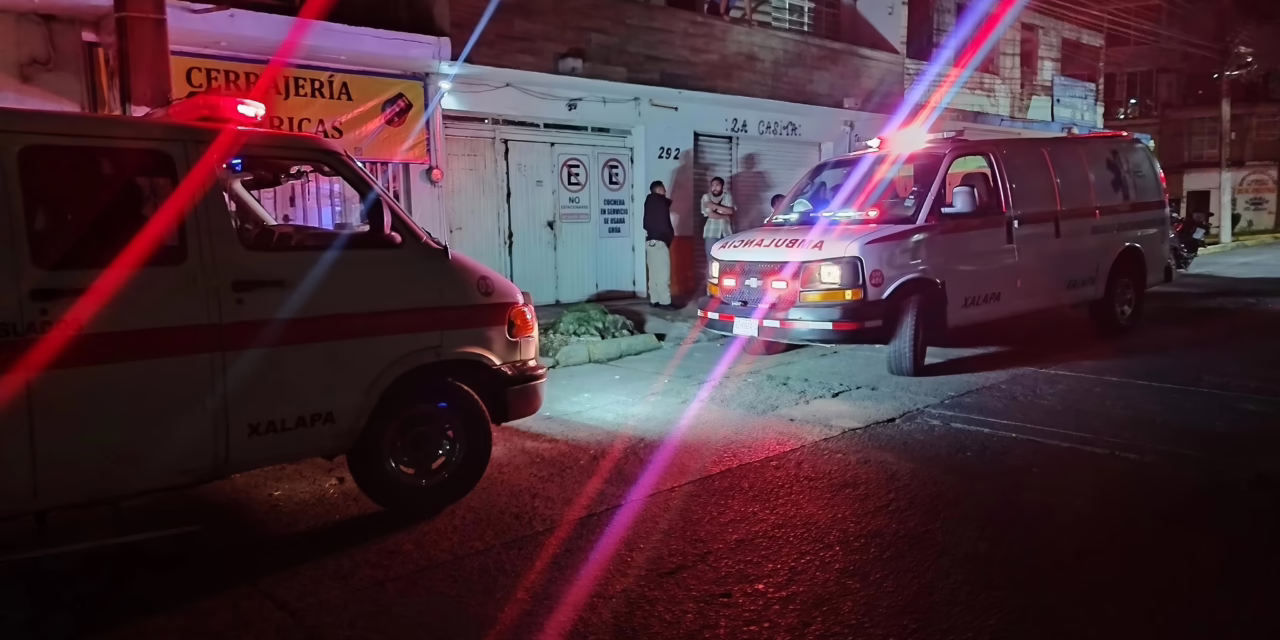 Durante la madrugada sujeto es golpeado en la avenida Américas y Niños Héroes 