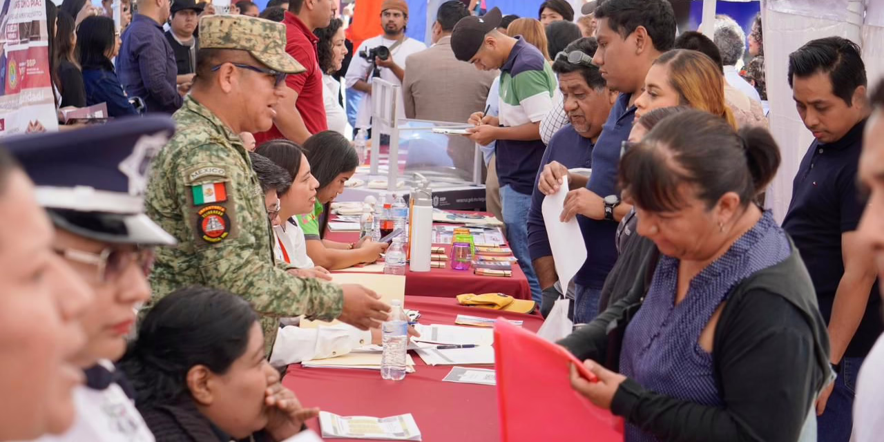 Acercan más de mil oportunidades de empleo en jornadas realizadas en Poza Rica y Amatlán