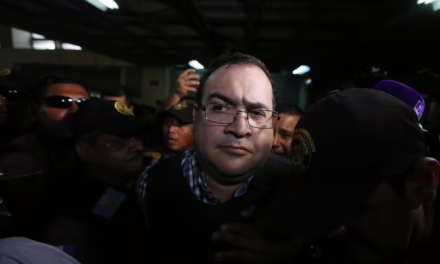 Autoridades imputan a Javier Duarte por el desvío de cinco mdp