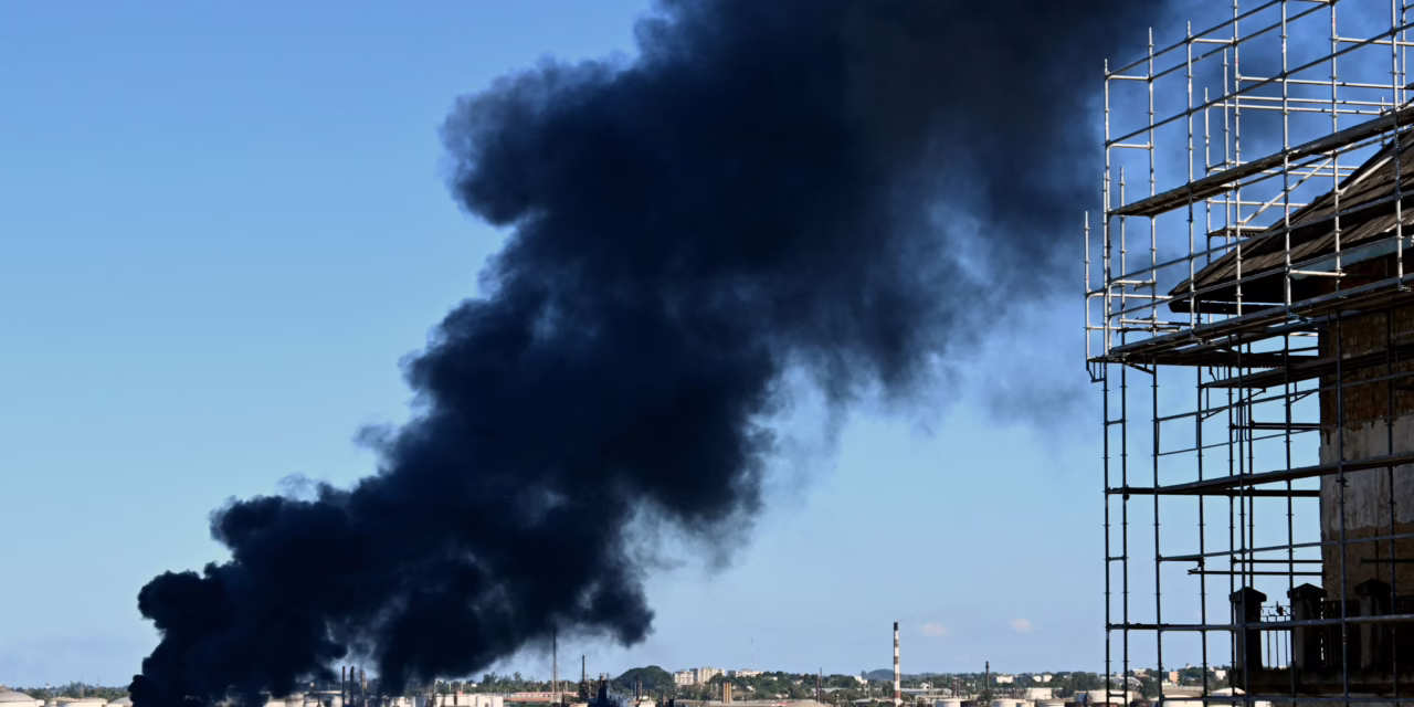 Una refinería de petróleo ubicada en la bahía de La Habana, en Cuba, fue escenario de un incendio ocurrido en la tarde del viernes