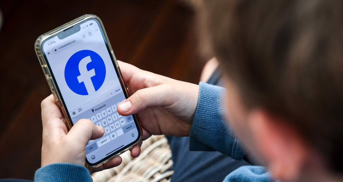 Reino Unido busca regular redes para menores