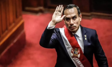 Congreso de Perú destituyó al presidente interino José Jerí por presunta corrupción.