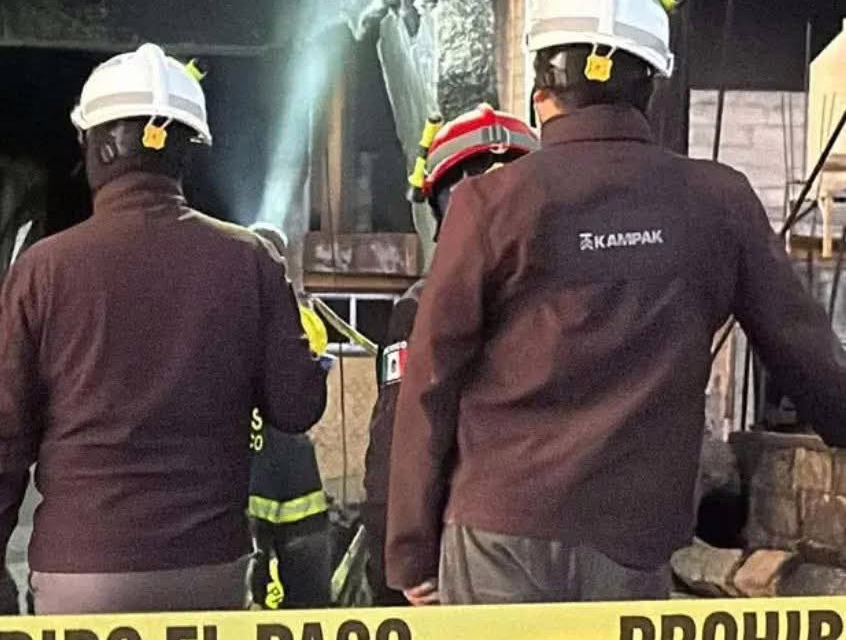 Explosión dejó severamente dañada la estructura del molino de chiles en la CDMX