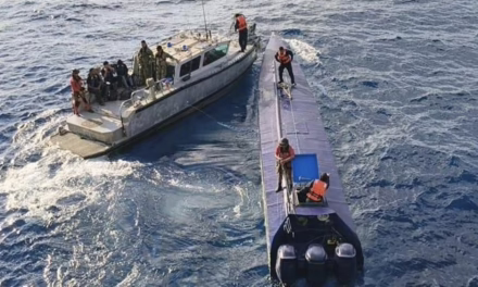 Marina intercepta semisumergible con 4 toneladas de cocaína en Manzanillo, reporta García Harfuch