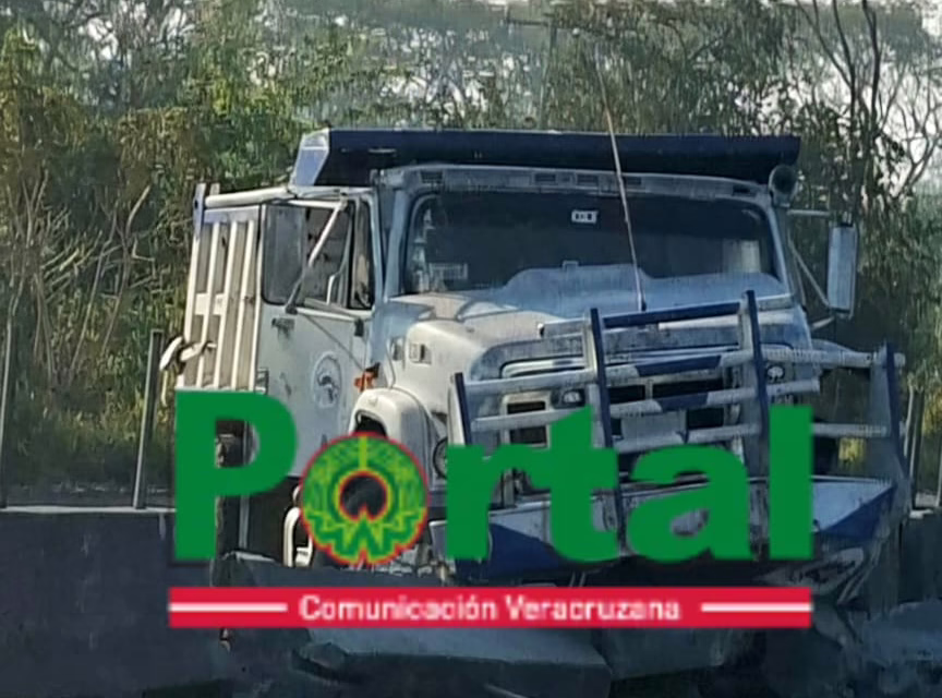 Camión de volteo protagoniza accidente en la Veracruz – Cardel